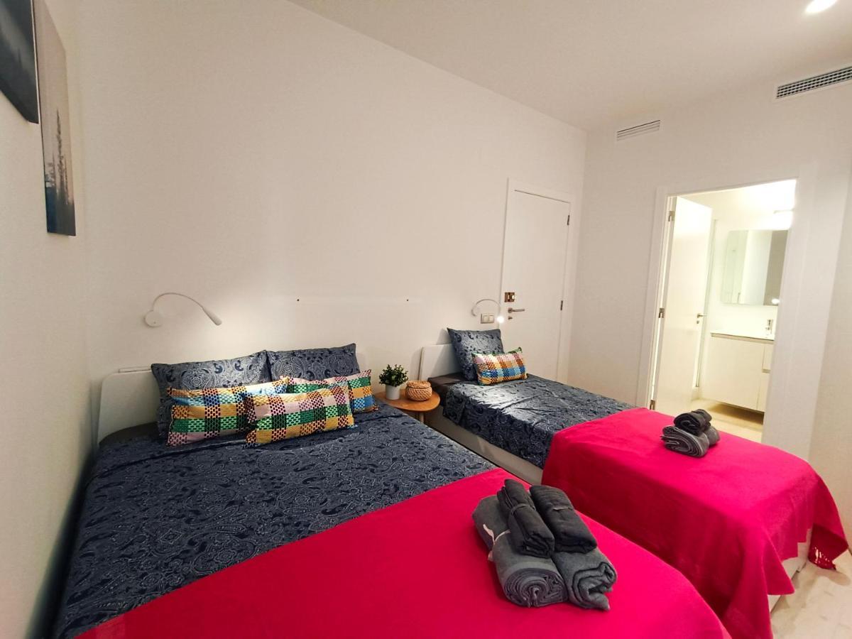 By Plaza Universidad Rooms Barcelona Kültér fotó